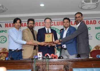 پولینڈ کے سفیر ماچے پریسارسکی کا نیشنل پریس کلب میں خطاب، پاکستان کی سفارتی کوششوں اور پاک-پولینڈ تعلقات کو سراہا