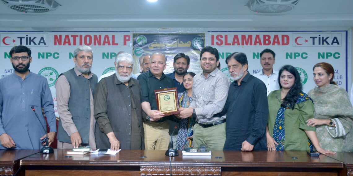صحافت وقت کے ساتھ بدل رہی ہے، صحافی کو حقائق پر مبنی تحقیقاتی صحافت کو فروغ دینا ہوگا، عامر غوری