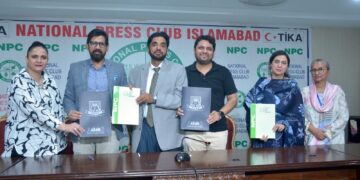 نیشنل پریس کلب اور اساس اسکولز کے درمیان مفاہمتی یادداشت پر دستخط،