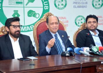 پاکستان اور ملائیشیا کے تعلقات کو تجارت، سرمایہ کاری اور تعلیم کے شعبوں میں وسعت دینا چاہتے ہیں، ملائیشین ہائی کمشنر
